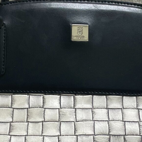 Beautiful, Sophisticated Black/Cream 2-toned Leather Woven Textured Purse by Kem - Picture 5 of 14